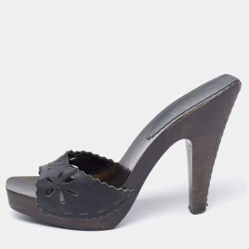 Pre Owned Yves Saint Laurent Black Cutout Leather  Slide Sandals Size 39
