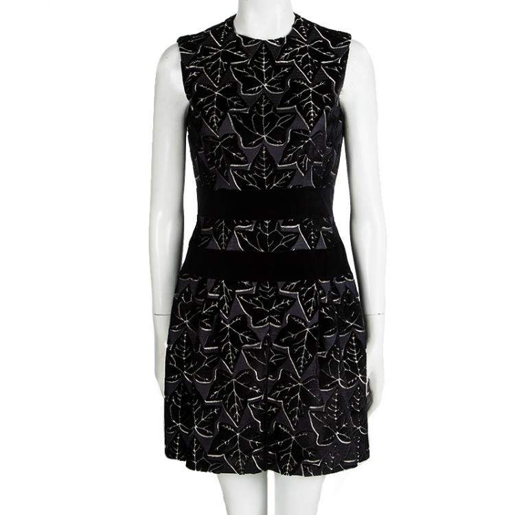 مملوكة مسبقًا Alexander McQueen Black Velvet Jacquard Leaf Pattern Sleeveless Dress S