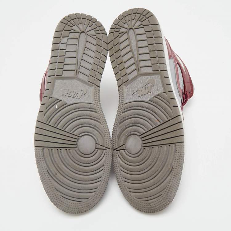 مملوكة مسبقًا Air Jordans Burgundy/Grey Leather Jordan 1 Mid Cherrywood Red Sneakers Size 38
