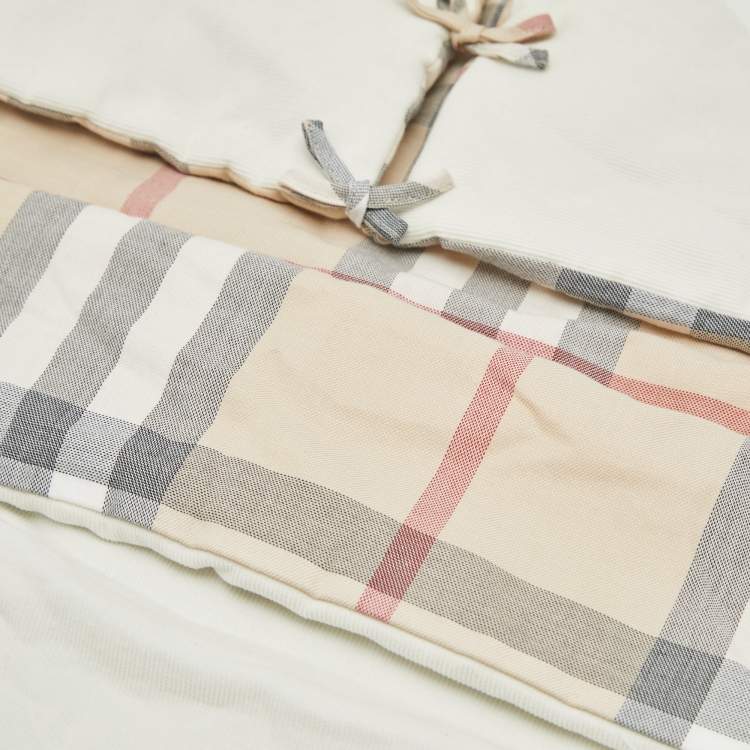 Pre Owned Burberry Children White Nova Check Print Cotton Baby Nest 6-9 Months  