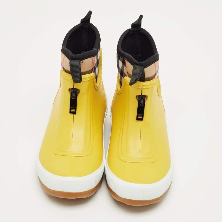 Pre Owned Burberry Yellow Rubber and Vintage Check Neoprene Rain Boots Size 29