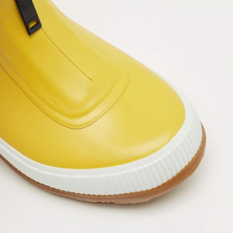 Pre Owned Burberry Yellow Rubber and Vintage Check Neoprene Rain Boots Size 29
