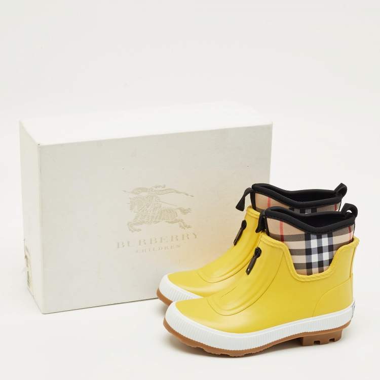 Pre Owned Burberry Yellow Rubber and Vintage Check Neoprene Rain Boots Size 29