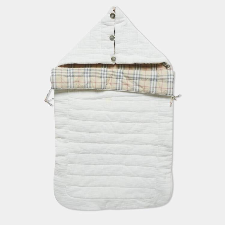 Pre Owned Burberry Children Iggy Checks Cotton Quilted Baby Nest 6-9 M