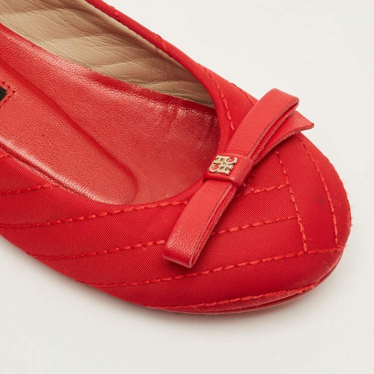 Pre Owned CH Carolina Herrera Size 27 Red Satin Bow Ballet Flats 