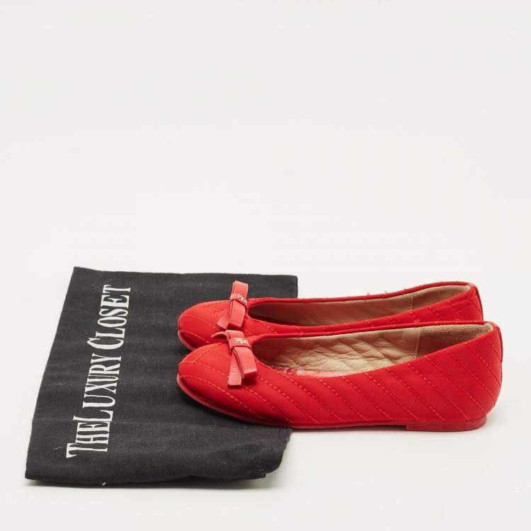 Pre Owned CH Carolina Herrera Size 27 Red Satin Bow Ballet Flats 