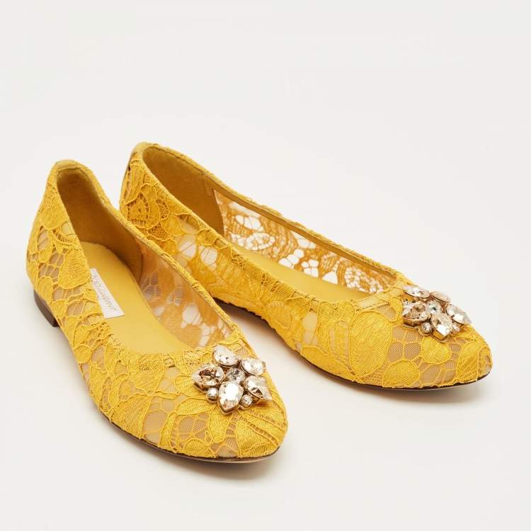 Pre Owned Dolce & Gabbana Yellow Lace Bellucci Ballet Flats Size 31