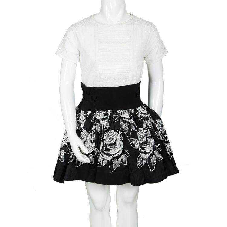Pre Owned Monnalisa Monochrome Rose Emroidered Gathered Skirt 4 Yrs