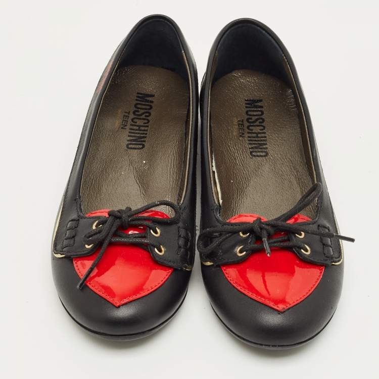 Pre Owned Moschino Red/Black Patent and Leather Heart Ballet Flats Size 33