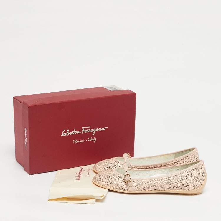 Pre Owned Salvatore Ferragamo Beige Perforated Leather Ballet Flats Size 32
