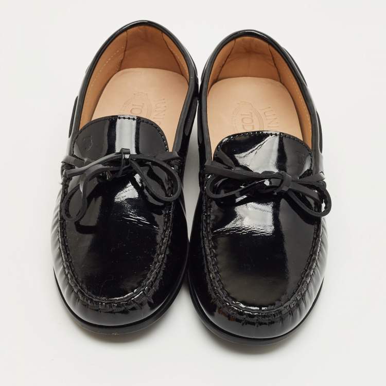 مملوكة مسبقًا Tod's Black Patent Leather Driving Loafers Size 34