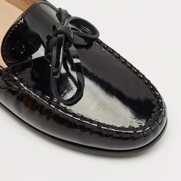مملوكة مسبقًا Tod's Black Patent Leather Driving Loafers Size 34