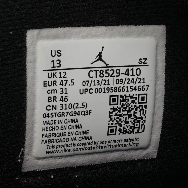 مملوكة مسبقًا Air Jordans Jordan 6 UNC Size 47.5 White/Blue Leather and Suede High Top Sneakers