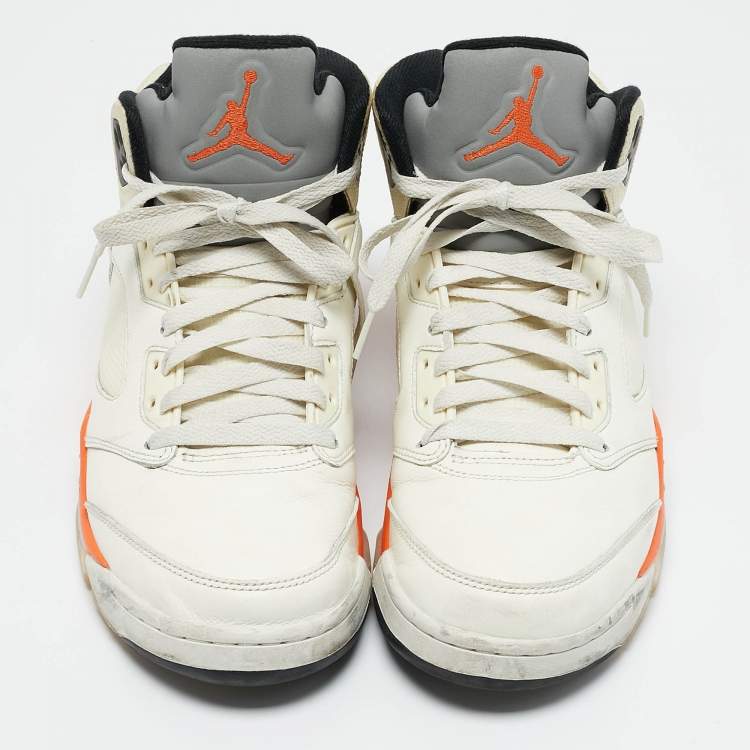 مملوكة مسبقًا Air Jordans White/Orange Leather 6 Retro Lace Up Sneakers Size 44