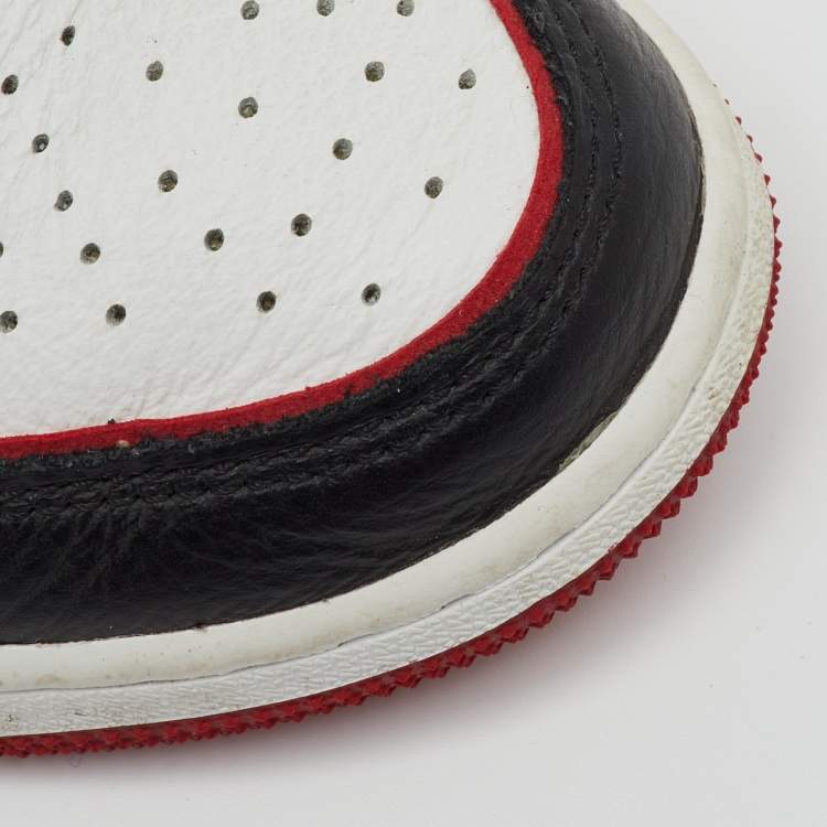 Pre Owned Air Jordans Black/White Leather Jordan 1 Retro High Bloodline Sneakers Size 37.5