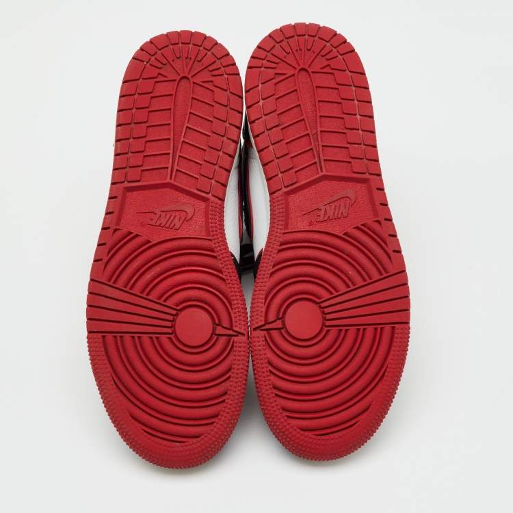 Pre Owned Air Jordans Black/White Leather Jordan 1 Retro High Bloodline Sneakers Size 37.5