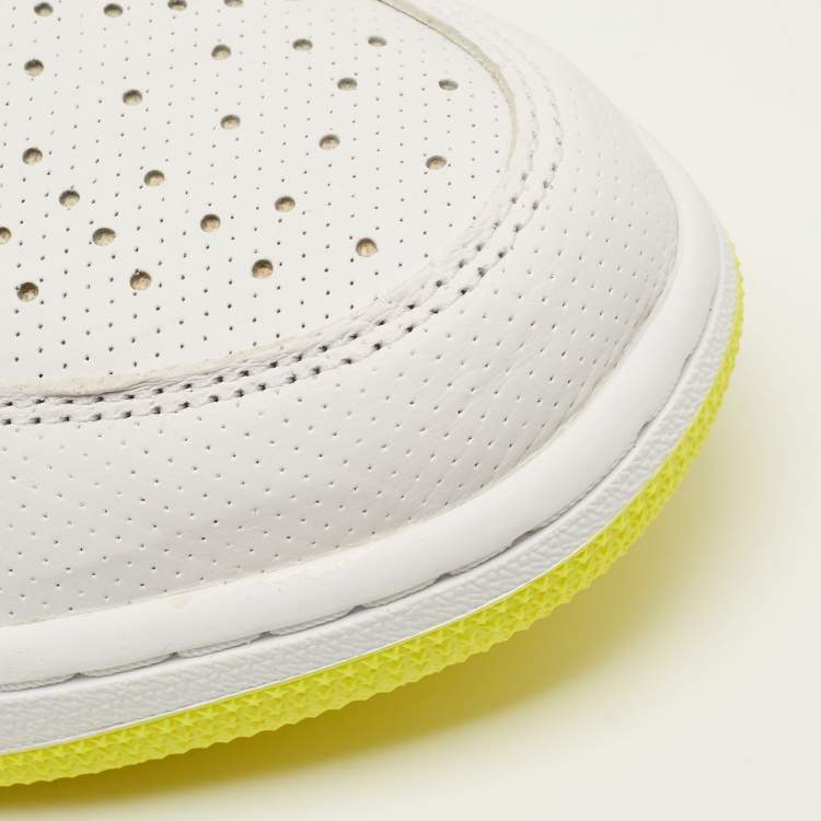 Pre Owned Air Jordans Jordan 1 Retro High First Class Flight Size 46 White/Yellow Leather High Top Sneakers