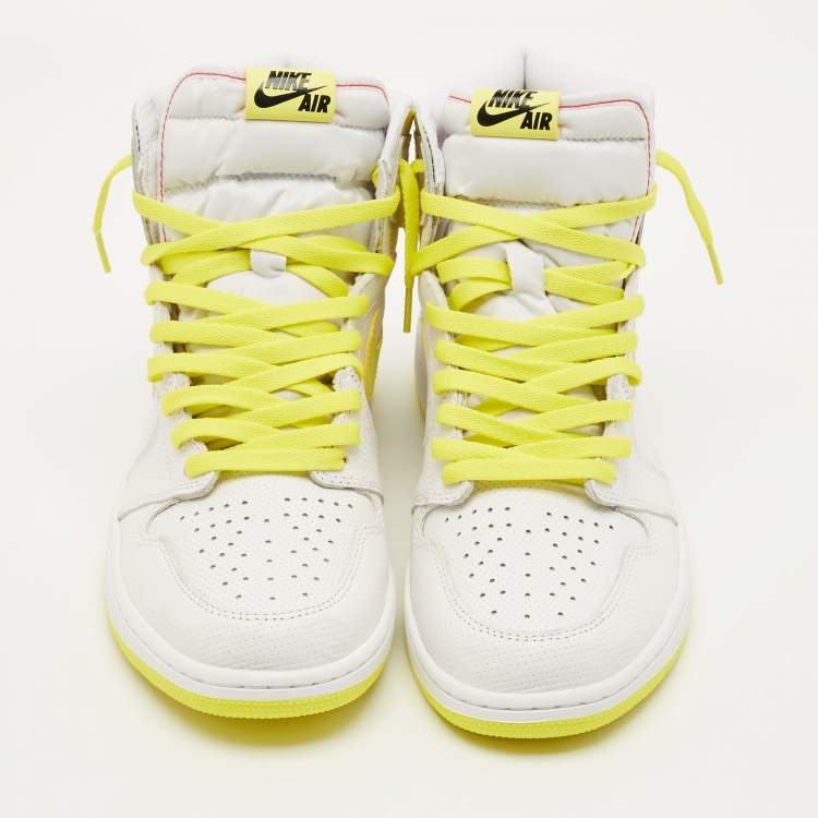 Pre Owned Air Jordans Jordan 1 Retro High First Class Flight Size 46 White/Yellow Leather High Top Sneakers