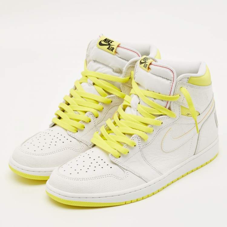 Pre Owned Air Jordans Jordan 1 Retro High First Class Flight Size 46 White/Yellow Leather High Top Sneakers