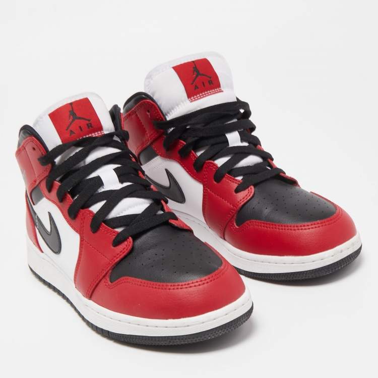 Pre Owned Air jordan Red/White Leather Jordan 1 Mid Chicago Sneakers Size 40