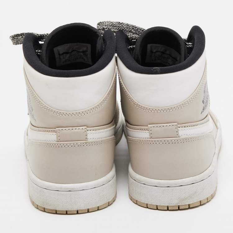 مملوكة مسبقًا Air Jordans Cream Leather Jordan 1 Mid Desert Sand High Top Sneakers Size 40