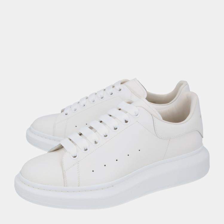 مملوكة مسبقًا Alexander McQueen White Oversized Sneakers Size EU 44