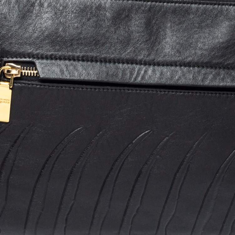 Pre Owned Alexander McQueen Black Ribcage Embossed Leather Wristlet Clutch
