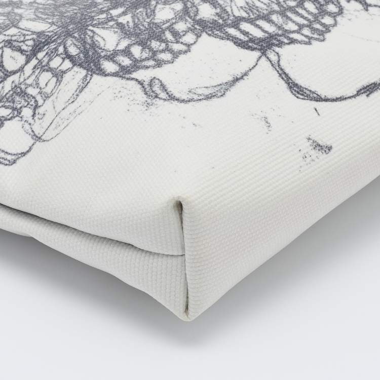 Pre Owned Alexander Mcqueen White Skull Printed Coated Canvas Zip Pouch