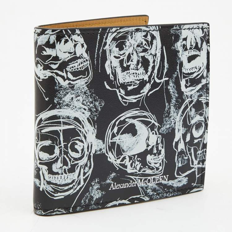 Pre Owned Alexander McQueen Black/White Skull Print Leather Bifold Wallet