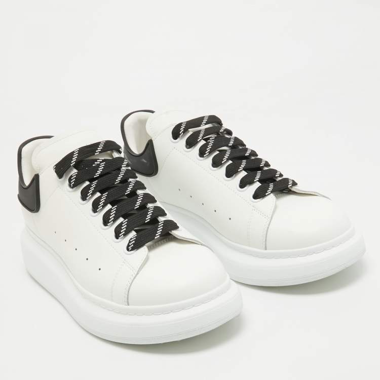 مملوكة مسبقًا Alexander McQueen White Leather Oversized Lace Up Sneakers Size 42