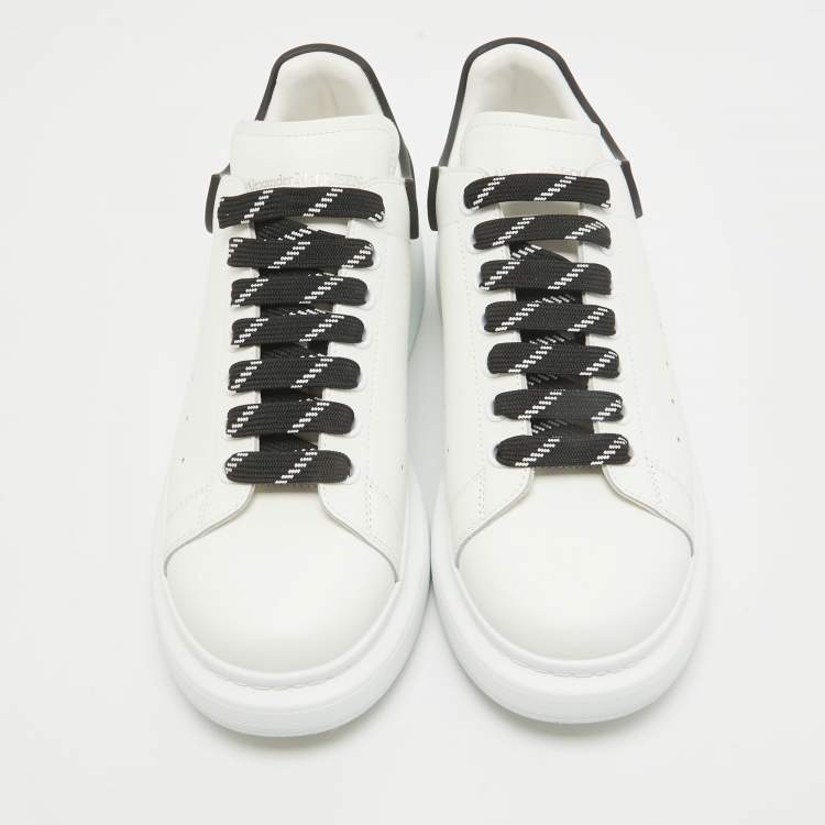 مملوكة مسبقًا Alexander McQueen White Leather Oversized Lace Up Sneakers Size 42