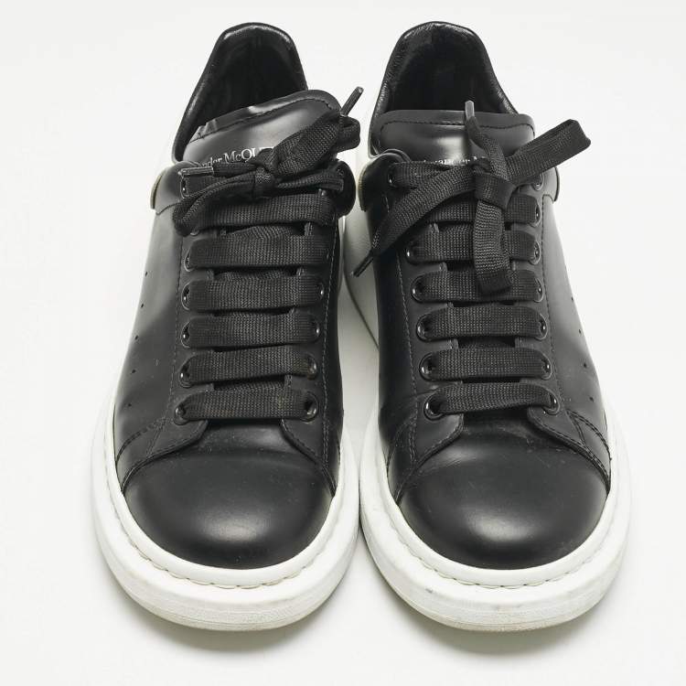 Pre Owned Alexander McQueen Black/White Leather Larry Sneakers Size 40
