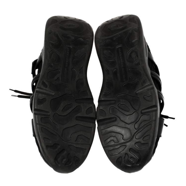 مملوكة مسبقًا Alexander McQueen Black Knit Fabric And Leather Oversize Sock Low Top Sneakers Size 42