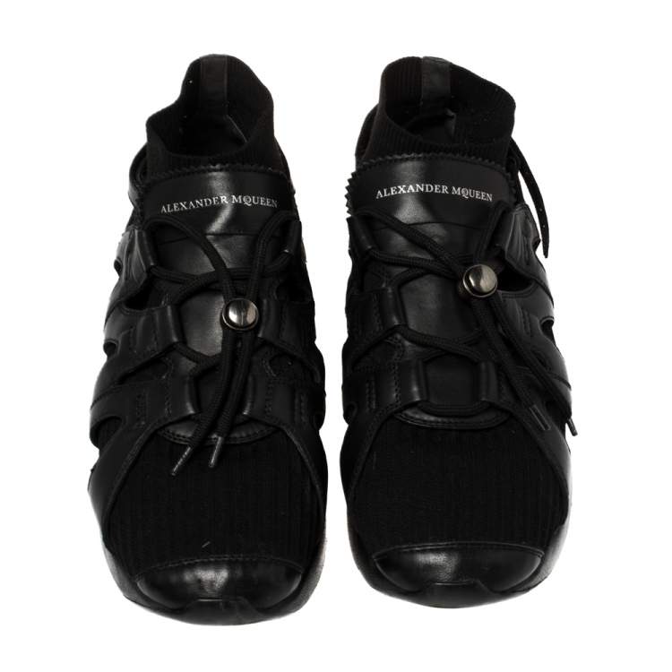 مملوكة مسبقًا Alexander McQueen Black Knit Fabric And Leather Oversize Sock Low Top Sneakers Size 42