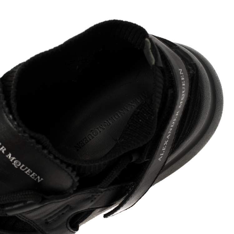 مملوكة مسبقًا Alexander McQueen Black Knit Fabric And Leather Oversize Sock Low Top Sneakers Size 42