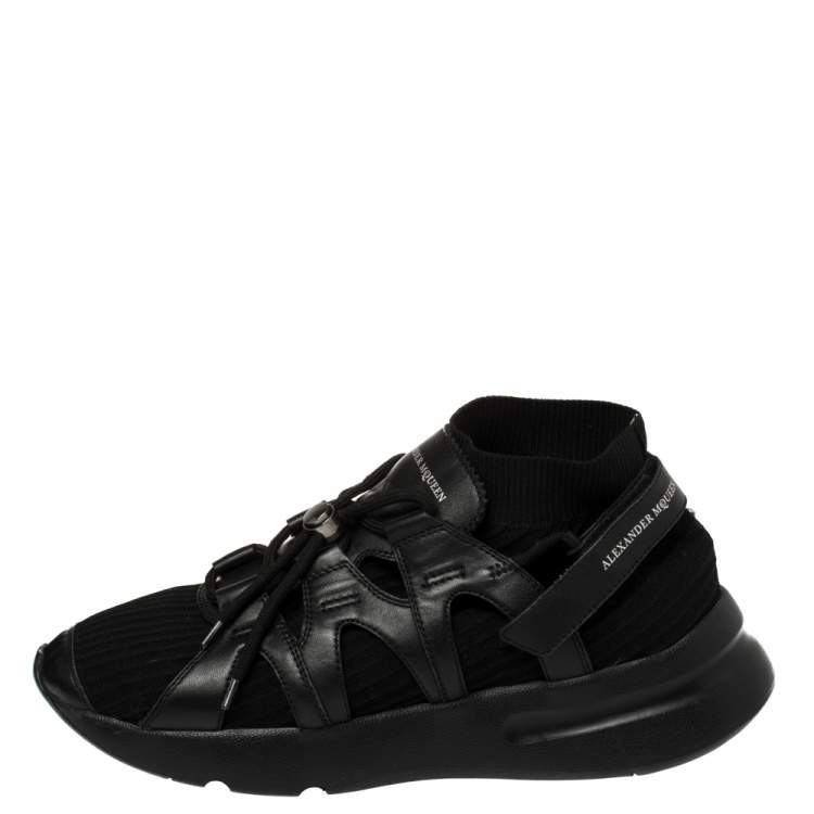 مملوكة مسبقًا Alexander McQueen Black Knit Fabric And Leather Oversize Sock Low Top Sneakers Size 42