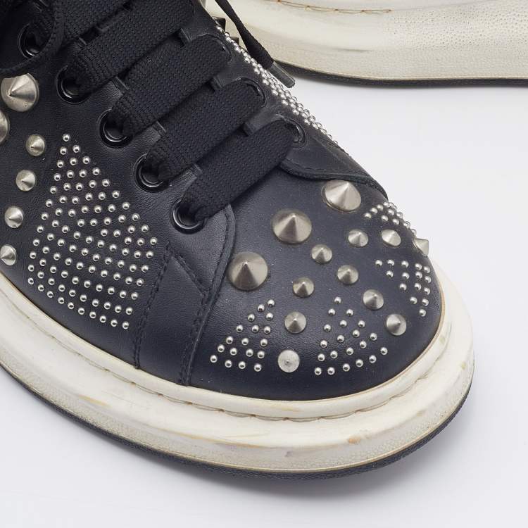 Pre Owned Alexander McQueen Black Leather Studded Low Top Sneakers Size 43