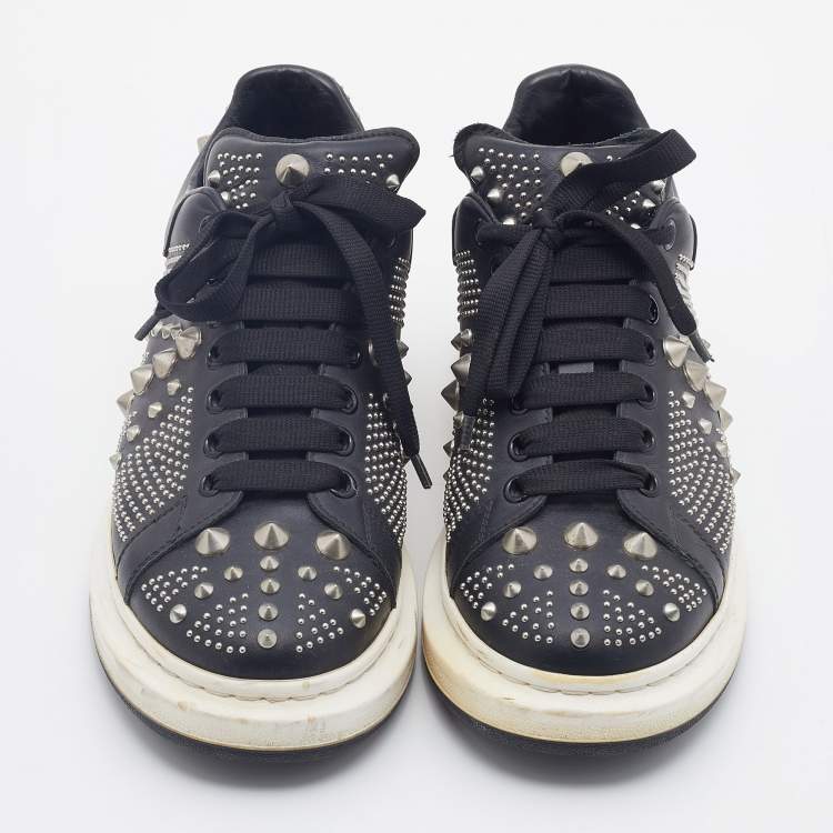 Pre Owned Alexander McQueen Black Leather Studded Low Top Sneakers Size 43