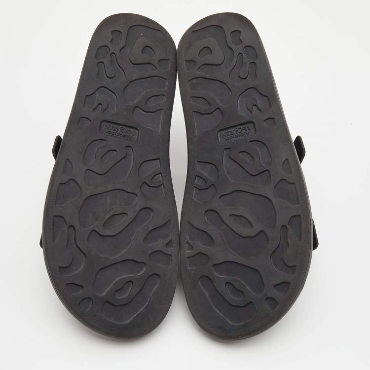 Pre Owned Alexander McQueen Black Rubber Birke Buckle Detail Slide Sandals Size 45