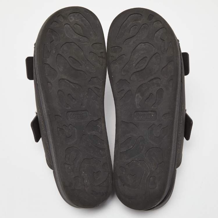Pre Owned Alexander McQueen Black Rubber Birke Buckle Detail Slide Sandals Size 43