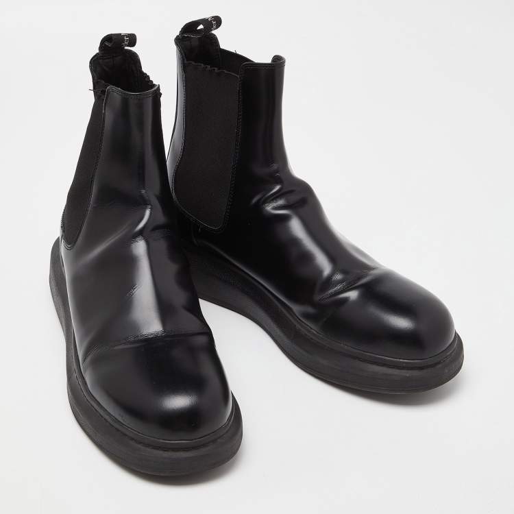 مملوكة مسبقًا Alexander Mcqueen Black Leather Ankle Boots Size 45
