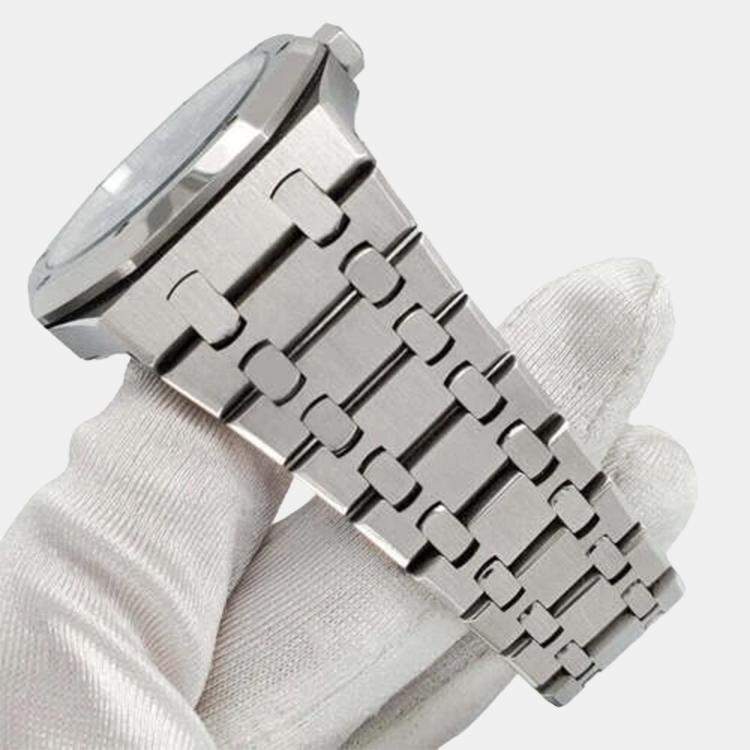 Pre Owned Audemars Piguet Royal Oak 15400ST.OO.1220ST.01 Automatic Black Stainless Steel Men's Wristwatch 41 mm