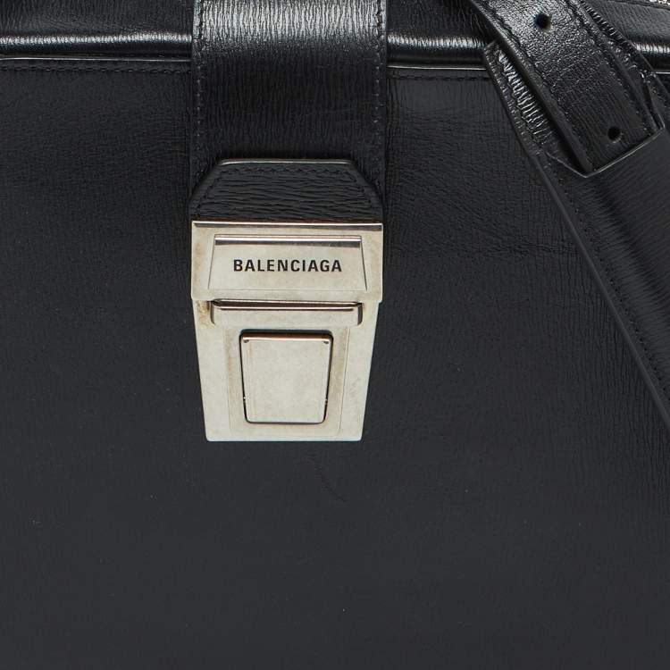 Pre Owned Balenciaga Black Leather Tuck-lock Shoulder Bag
