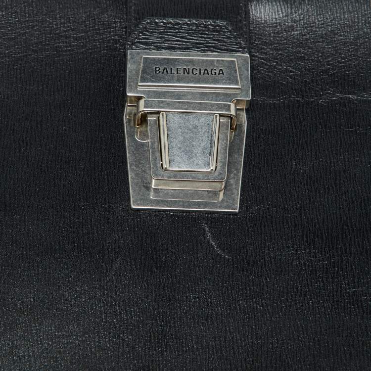 Pre Owned Balenciaga Black Leather Tuck-lock Shoulder Bag