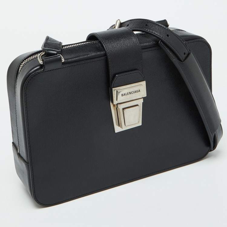 Pre Owned Balenciaga Black Leather Tuck-lock Shoulder Bag