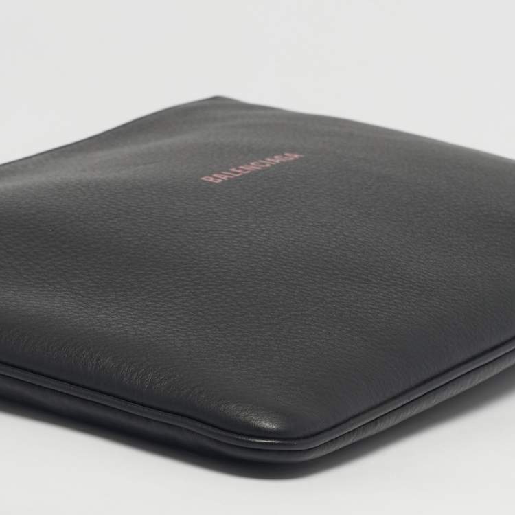 Pre Owned Balenciaga Black Leather Everyday Zip Pouch