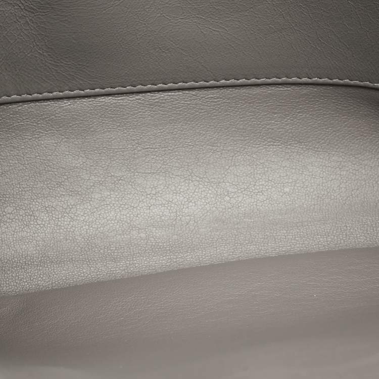 Pre Owned حقيبة كلتش جلد رمادية بالنسياغا نيو كلاسيك