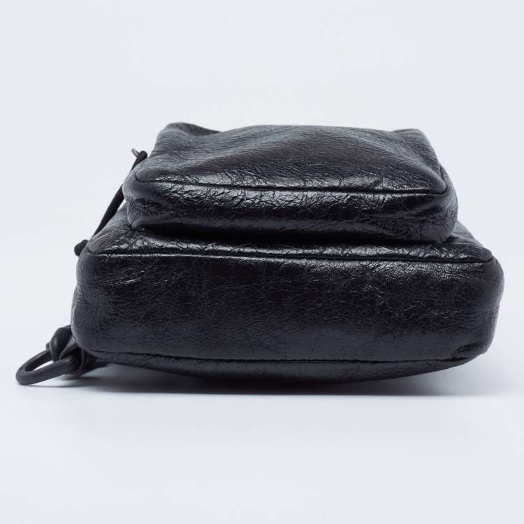 مملوكة مسبقًا Balenciaga Black Leather Explorer Crossbody Bag