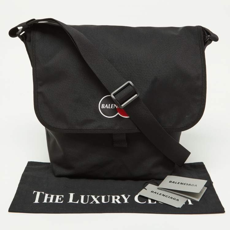 Pre Owned Balenciaga Black Nylon Messenger Bag