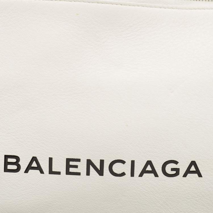 Pre Owned Balenciaga Off White Leather Logo Zip Pouch